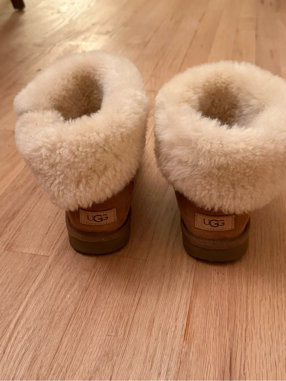 UGG Classic Short II Chestnut Sheepskin Boots Women’s Size 10 EU 41